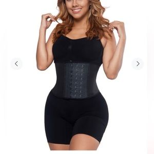 Squeeze Me Skinny Waist trainer (small) NWOT
